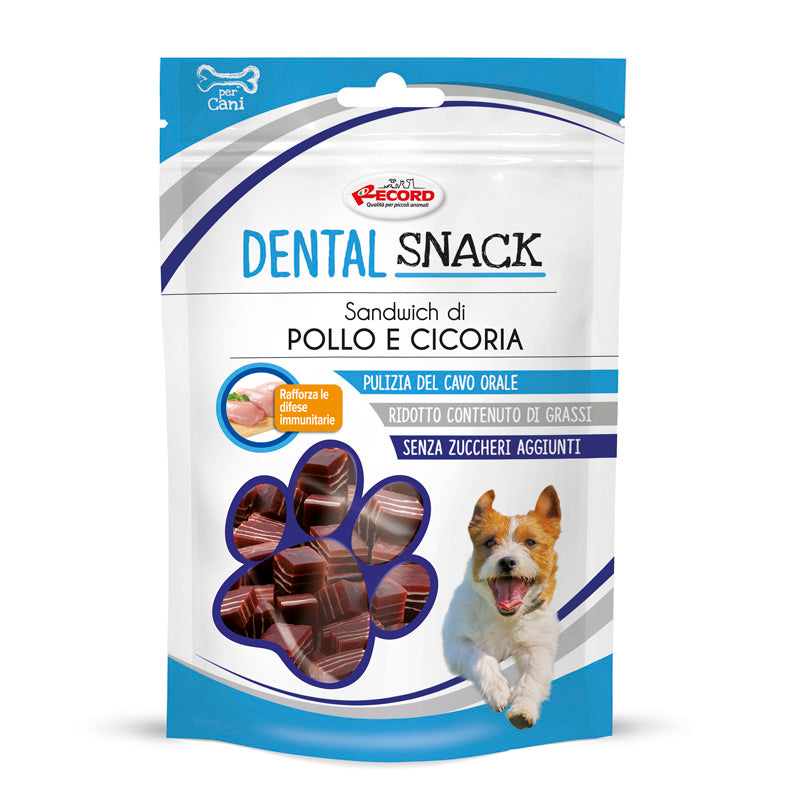 Sandwich di pollo e cicoria, snack per cani della linea Dental che favorisce una corretta pulizia e una profonda igiene della bocca del cane.